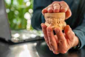© Ralf Geithe - stock.adobe.com Gebiss-Modell